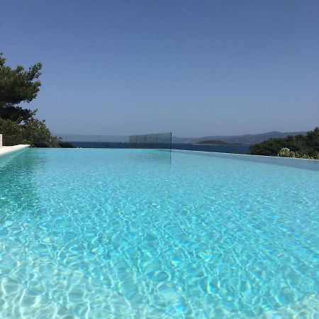Holiday Hvar Lux Basina 外观 照片