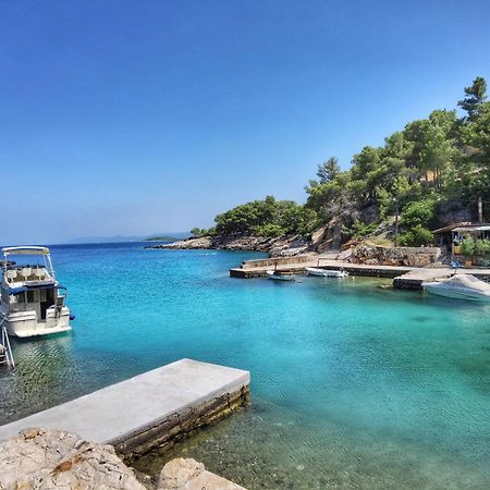 Holiday Hvar Lux Basina 外观 照片