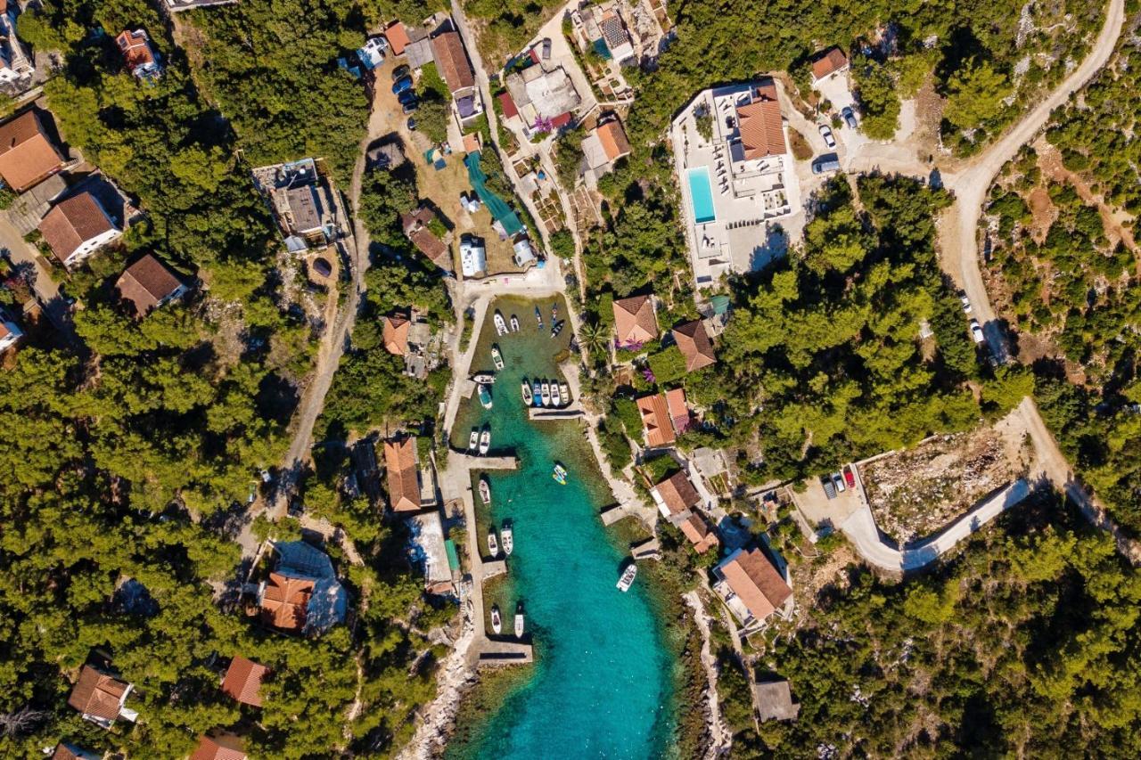 Holiday Hvar Lux Basina 外观 照片
