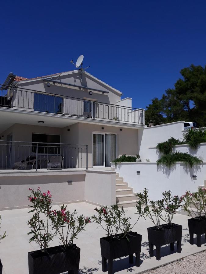 Holiday Hvar Lux Basina 外观 照片