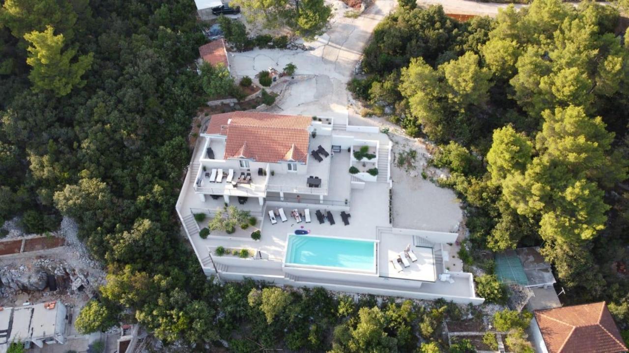 Holiday Hvar Lux Basina 外观 照片