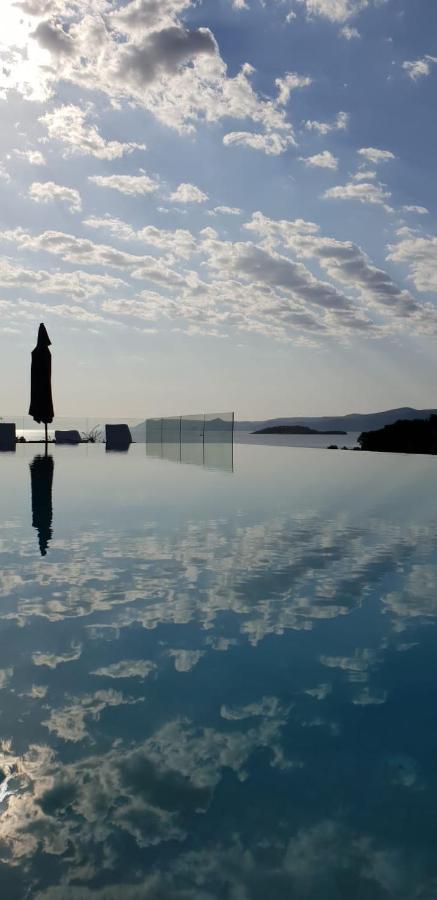Holiday Hvar Lux Basina 外观 照片