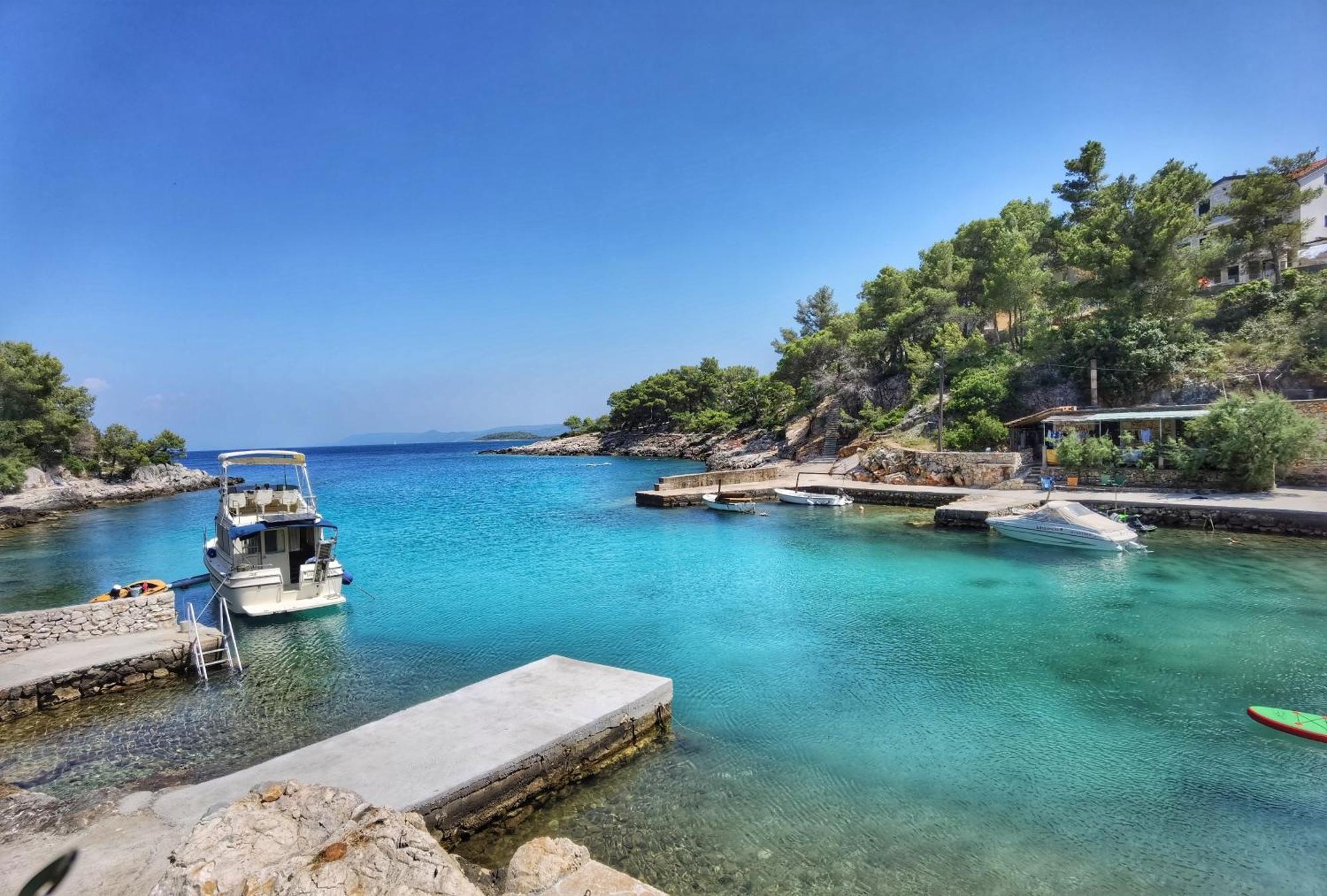 Holiday Hvar Lux Basina 外观 照片