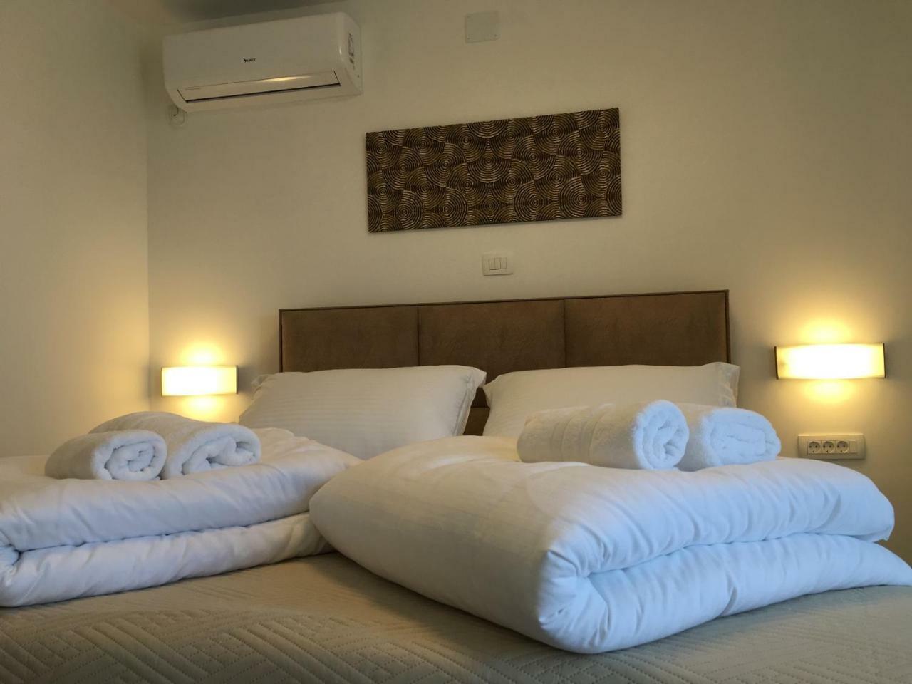 Holiday Hvar Lux Basina 外观 照片